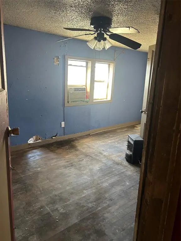 1701 E Leon Street, Gatesville, TX 76528