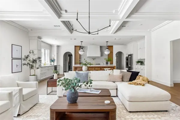 4366 Willow Lane, Dallas, TX 75244