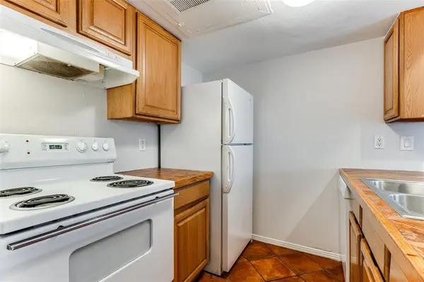 2702 Douglas Avenue #143, Dallas, TX 75219