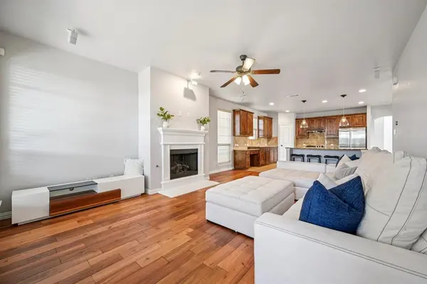 520 Eastland Drive, Lewisville, TX 75056