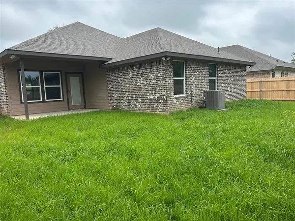 411 Conway Street, Lacy Lakeview, TX 76705