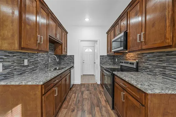 129 Arapaho Trail, Mabank, TX 75156