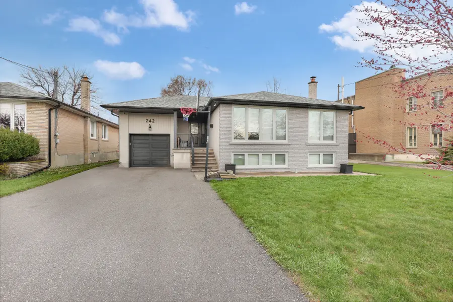 242 Acton AVE #Lower, Toronto C06, ON M3H 4J1