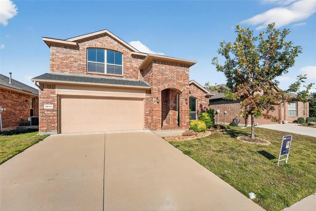 5212 Sugarcane Lane, Fort Worth, TX 76179