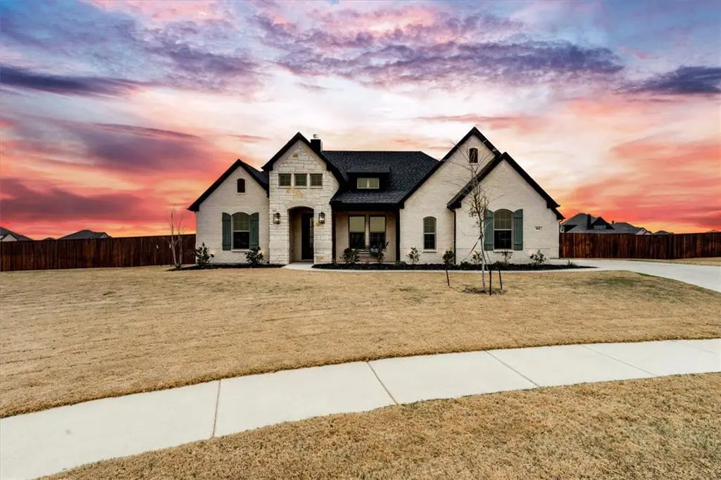 101 Grey Wolf Court, Godley, TX 76044