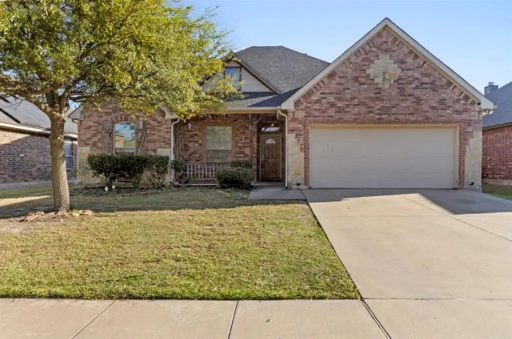 565 Griffith Drive, Saginaw, TX 76179
