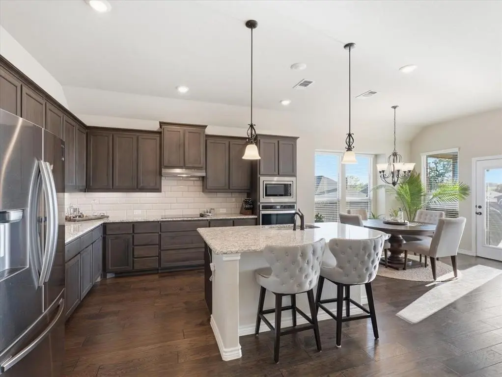 6505 Molly Anita Drive, Burleson, TX 76058