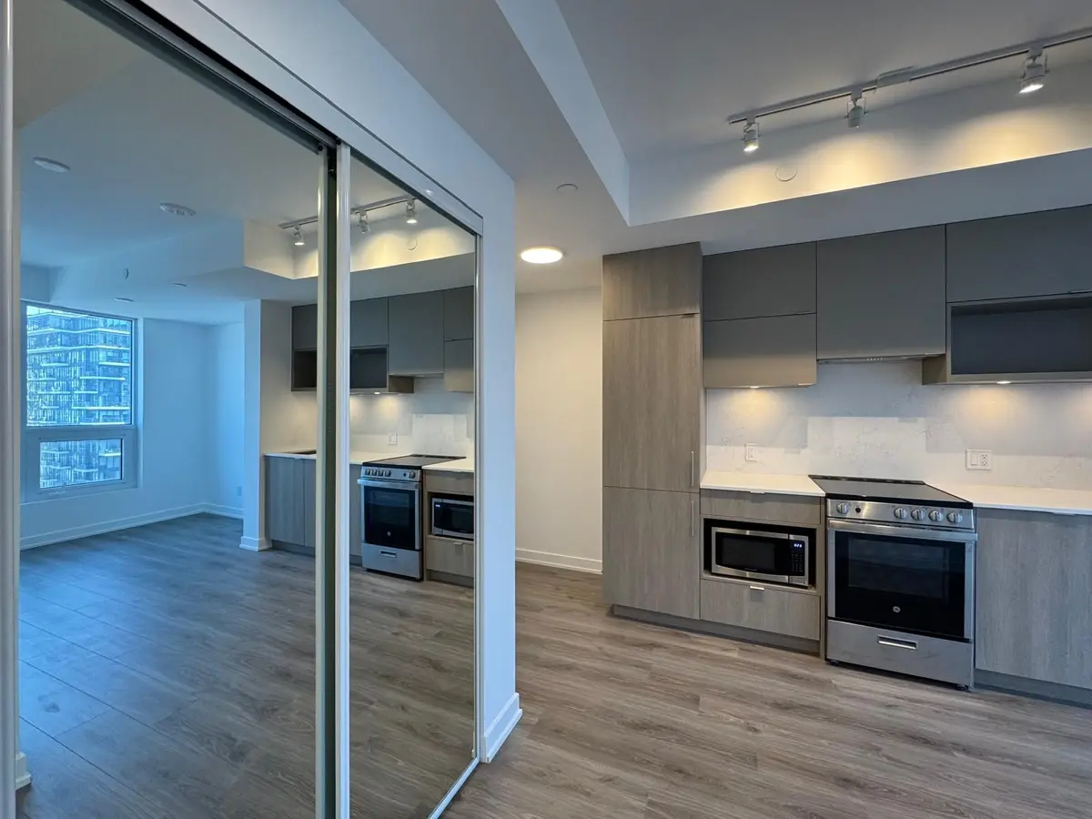 100 Queen ST E #3012, Toronto C08, ON M5C 0B5