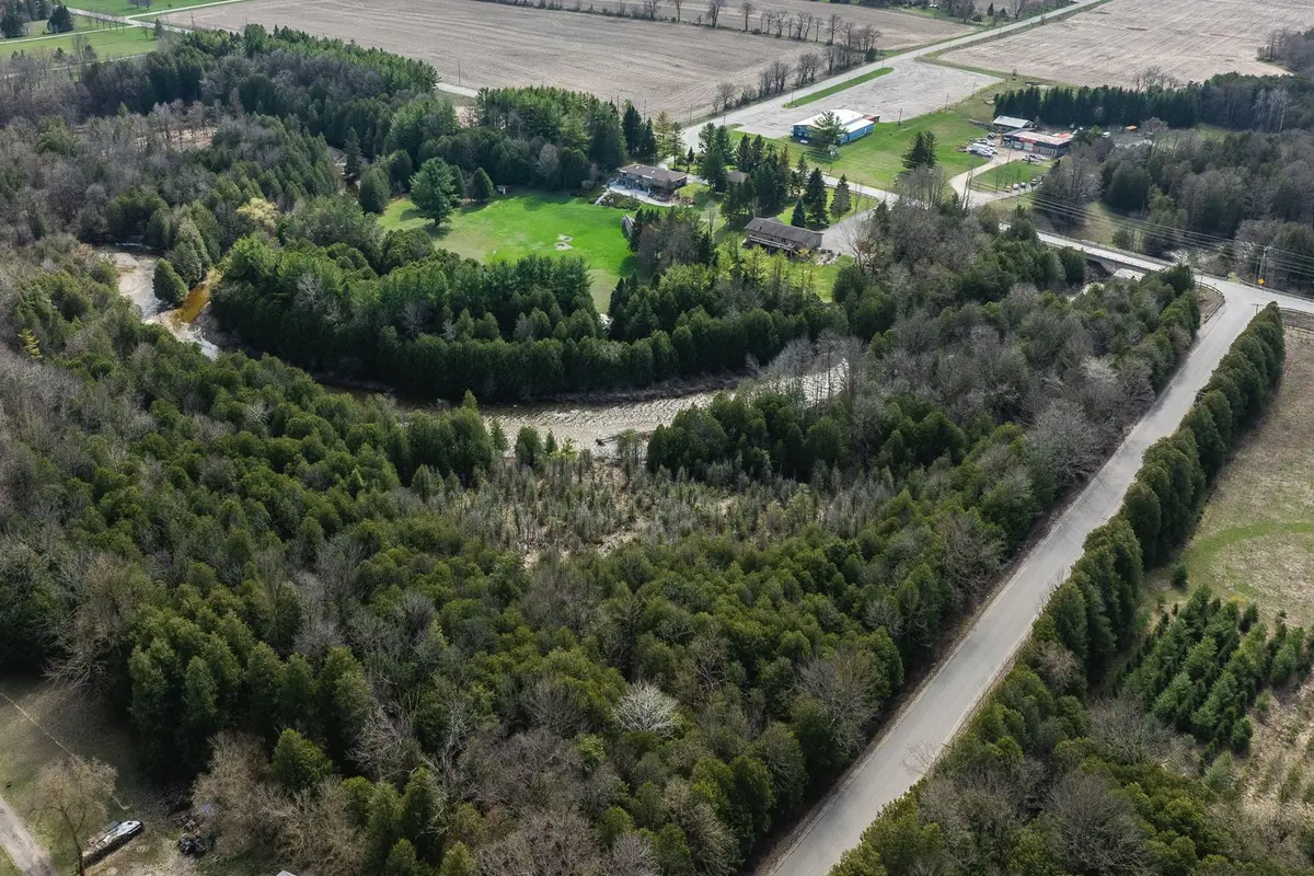 033105 Grey Road 28 RD, West Grey, ON N4N 3B8