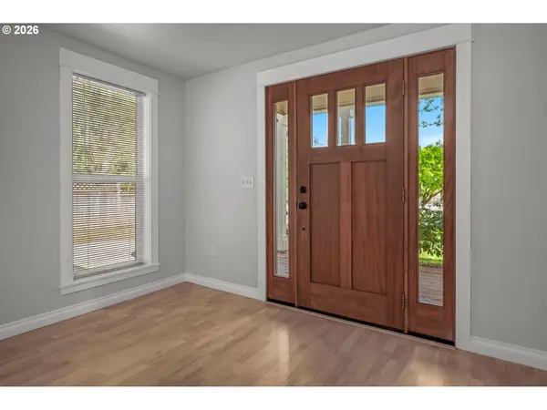 6720 LARSON AVE, West Linn, OR 97068