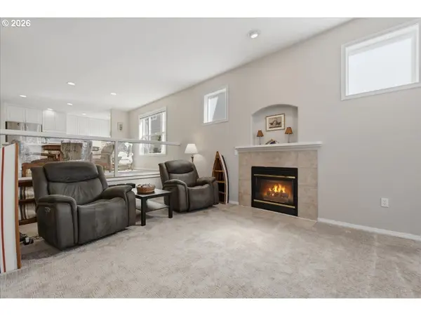 425 NE ROTH ST, Portland, OR 97211