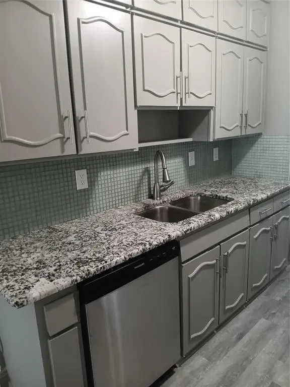 2906 Plaza Street, Arlington, TX 76010