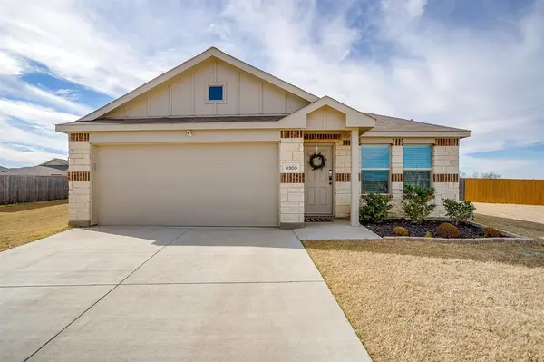 8300 Hollow Bend Street, Fort Worth, TX 76123