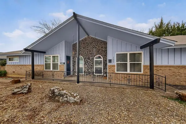 153 Sheri Lane, Hurst, TX 76053