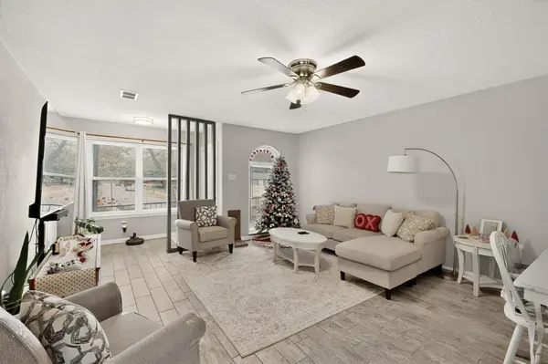 153 Sheri Lane, Hurst, TX 76053