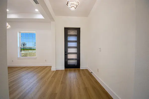 1001 Henry Way, Springtown, TX 76082