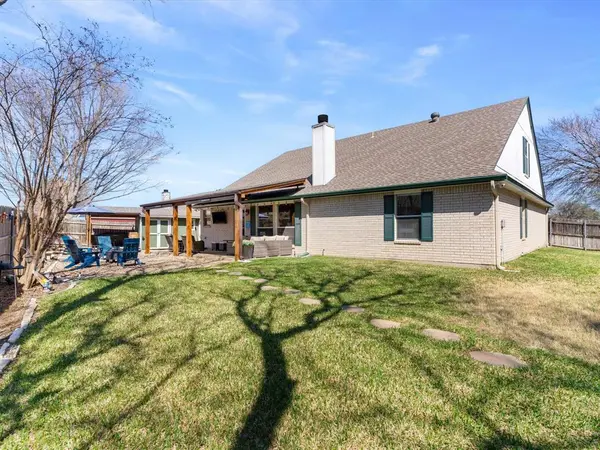 900 Fenway Lane, Saginaw, TX 76179