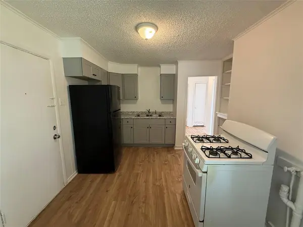 4914 Donnelly Avenue, Fort Worth, TX 76107