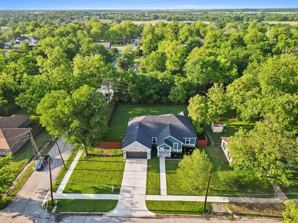 2822 Anderson Street, Greenville, TX 75401