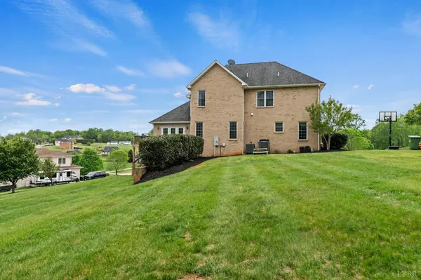 1181 Toni LN, Forest, VA 24551