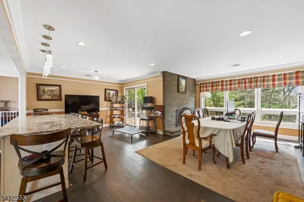 106 Dogwood Dr, Oakland Boro, NJ 07436