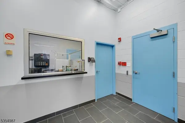 170 Spring St, Newton Town, NJ 07860