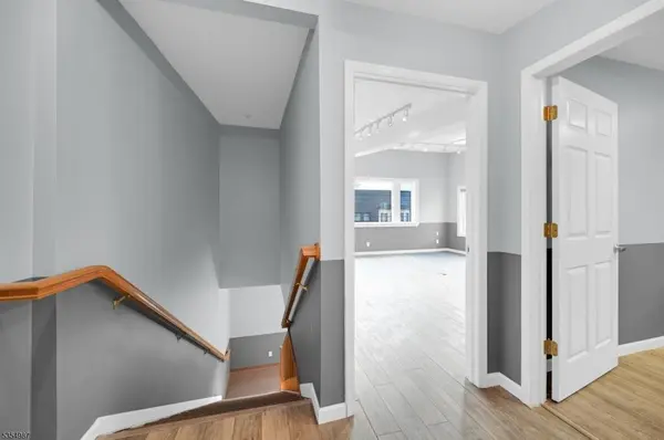 170 Spring St, Newton Town, NJ 07860