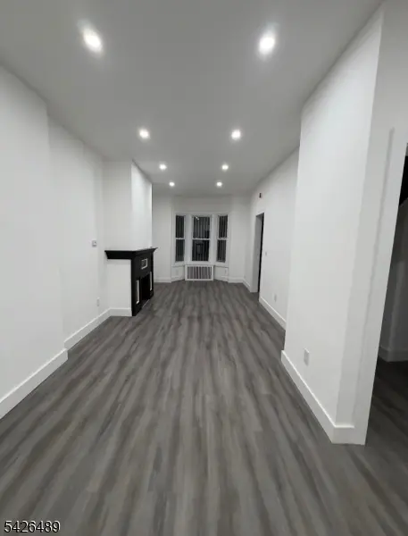 101 Garside St, Newark City, NJ 07104