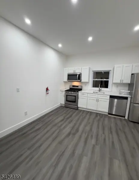 101 Garside St, Newark City, NJ 07104