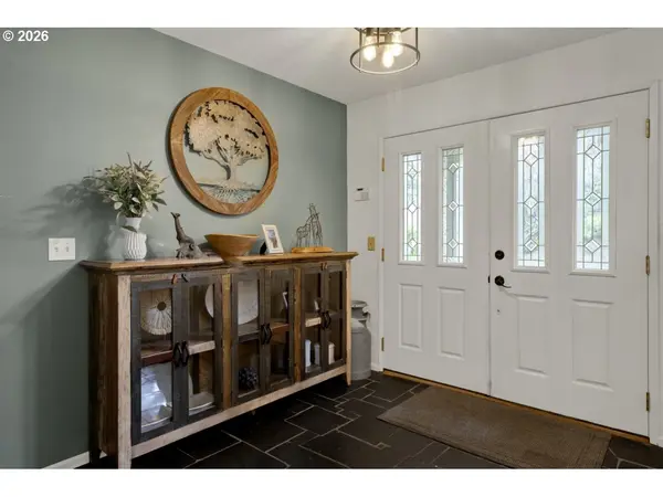 833 Rhododendron DR, Florence, OR 97439