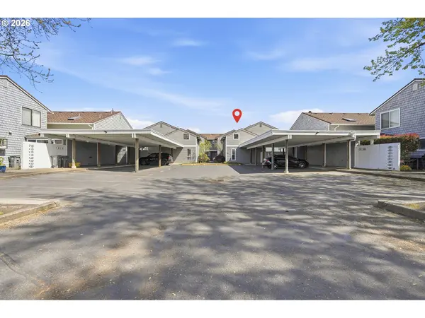 609 N TOMAHAWK ISLAND DR, Portland, OR 97217