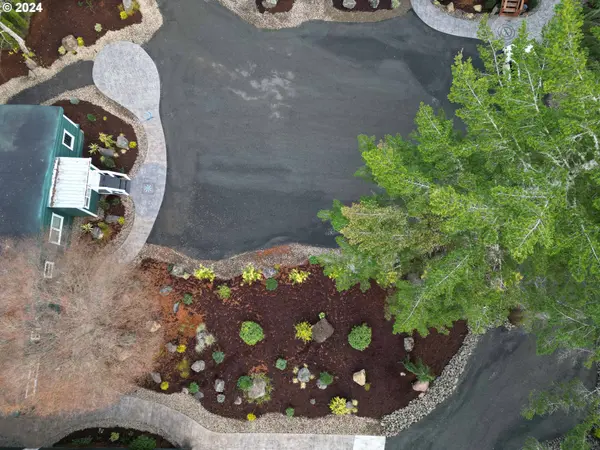 85313 GLENADA RD, Florence, OR 97439