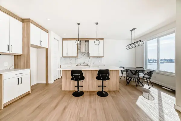 122 Waterstone WAY, Chestermere, AB T1X 2Z1