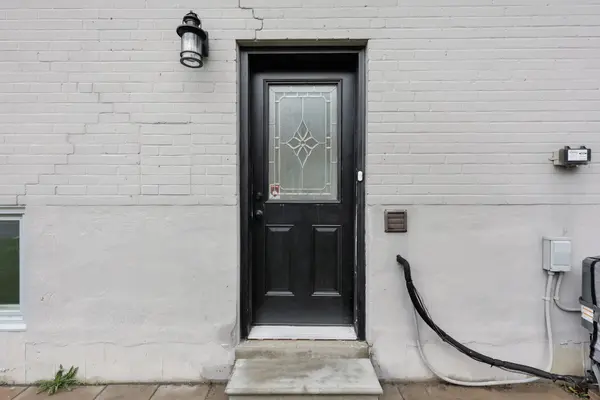 242 Acton AVE #Lower, Toronto C06, ON M3H 4J1