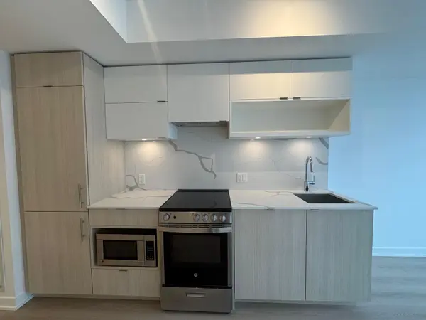 100 Queen ST E #2017, Toronto C08, ON M5C 0B5