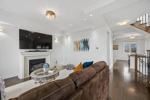 52 Quarrie LN, Ajax, ON L1T 0N1