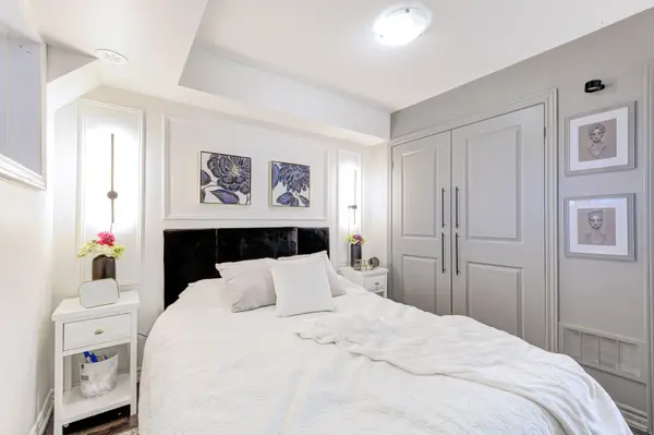 2566 William Jackson DR, Pickering, ON L1X 0E5