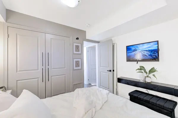 2566 William Jackson DR, Pickering, ON L1X 0E5