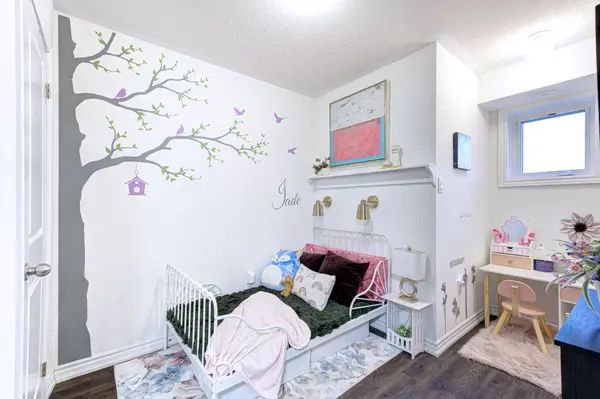 2566 William Jackson DR, Pickering, ON L1X 0E5