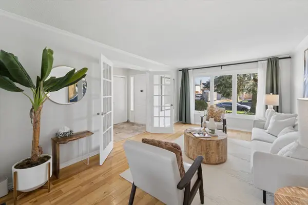 1156 Gloucester SQ, Pickering, ON L1V 3P6