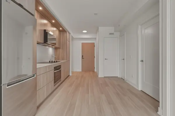 25 Cordova AVE #1402, Toronto W08, ON M9A 0E5