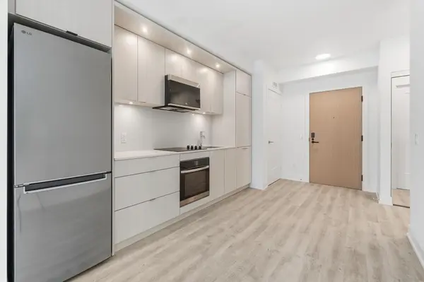 25 Cordova AVE #315, Toronto W08, ON M9A 0E5