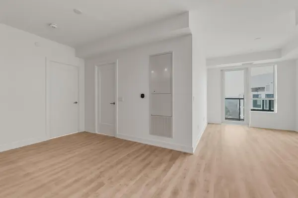 60 Central Park Roadway N/A #2210, Toronto W08, ON M9A 3K1