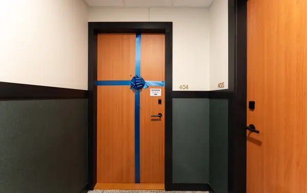 1660 Bloor ST W #404, Toronto W02, ON M6P 1B1