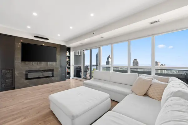 165 Legion RD #2128, Toronto W06, ON M8Y 0B3