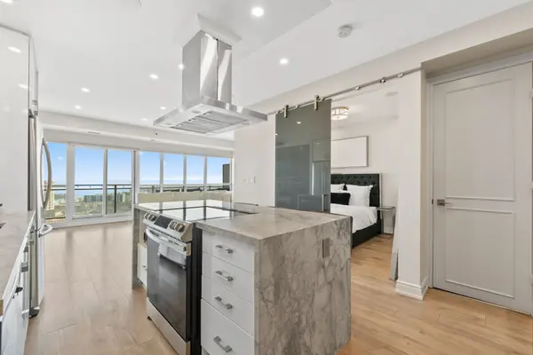 165 Legion RD #2128, Toronto W06, ON M8Y 0B3