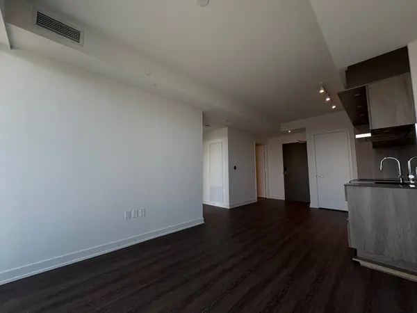 448 Burnhamthorpe RD W #1610, Mississauga, ON L5B 0R4