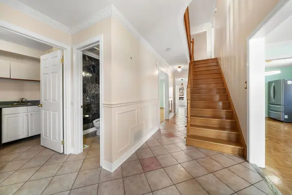 5871 Greensboro DR, Mississauga, ON L5M 5S7