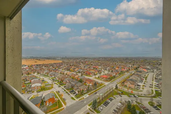 700 Humberwood BLVD #2220, Toronto W10, ON M9W 7J4