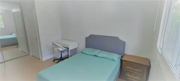 95 Orsett ST #Rm 1, Oakville, ON L6H 2P1